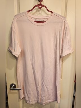 Alphalete Men's Crewneck Tee in Pale Pink